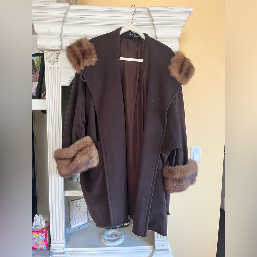 Bisang Cashmere Cape with Sable Fur Trim